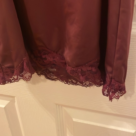 Burgundy Lace Trim Tank Top - Picture 7 of 7